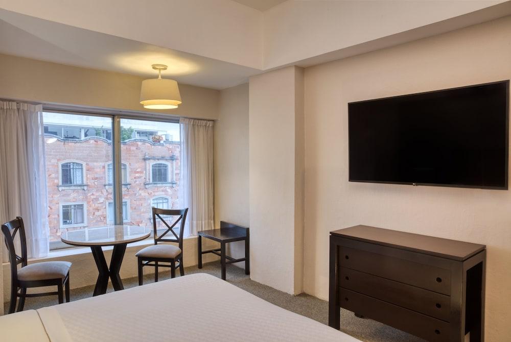 Hotel Plaza Genova Centro Гвадалахара Екстер'єр фото